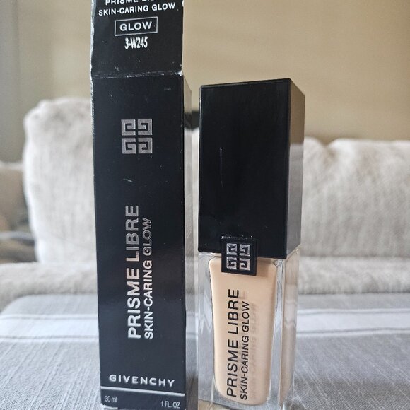 Givenchy Prisme Libre Glow Foundation - Picture 1 of 3